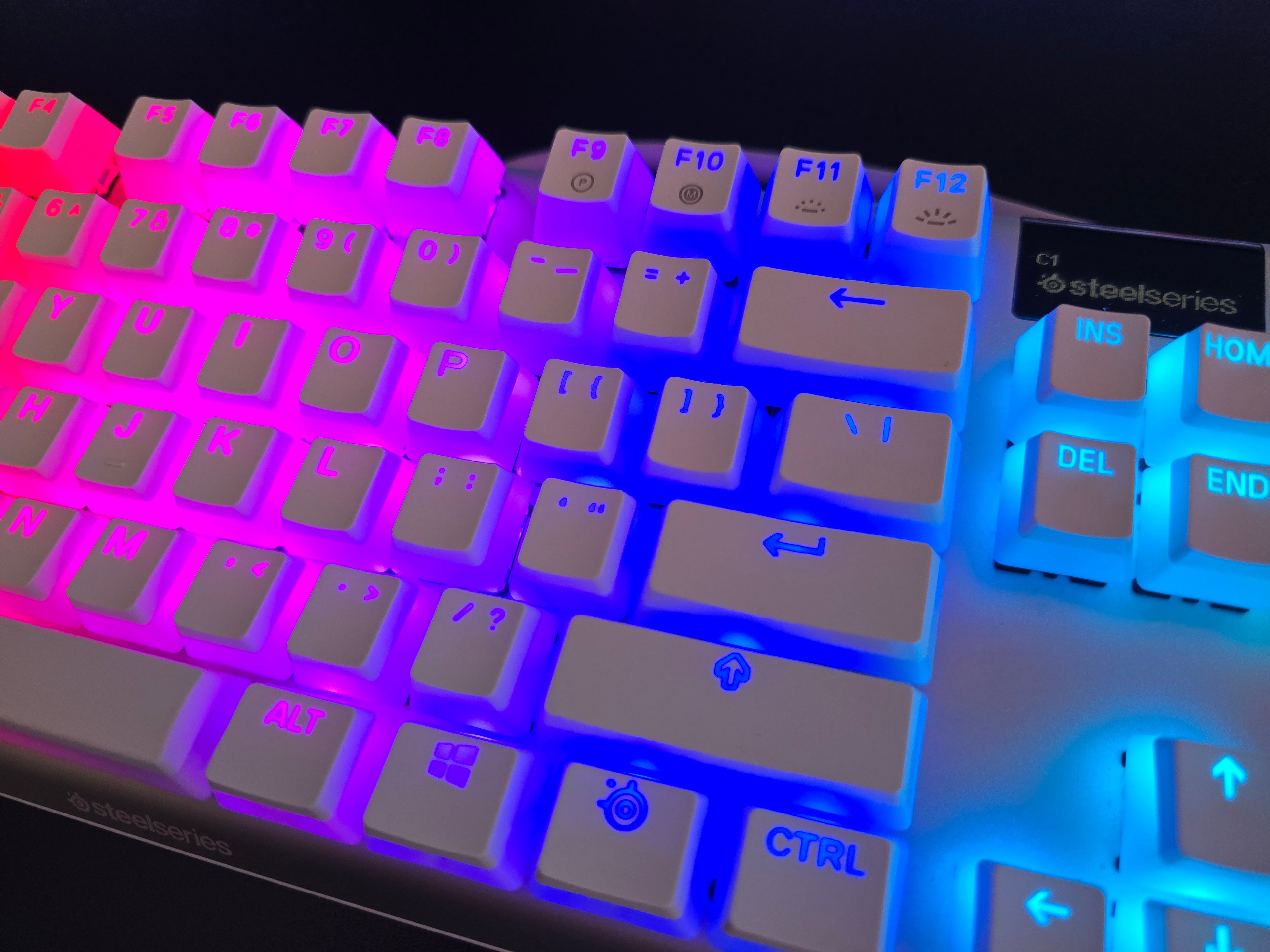 SteelSeries Apex 7 TKL Ghost Edition (Limited)