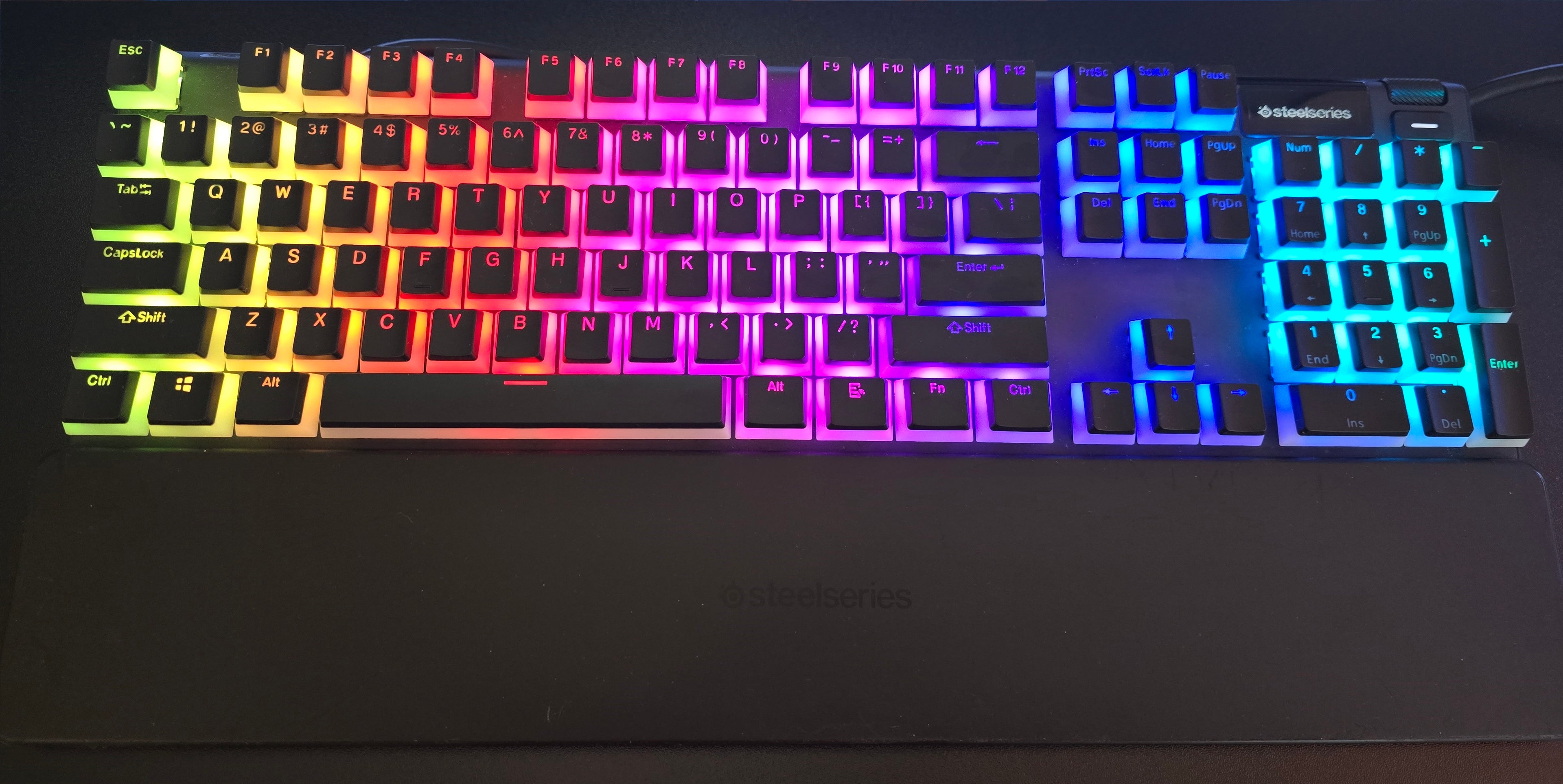 SteelSeries Apex 7 (Juodi Pudding Keycapai)