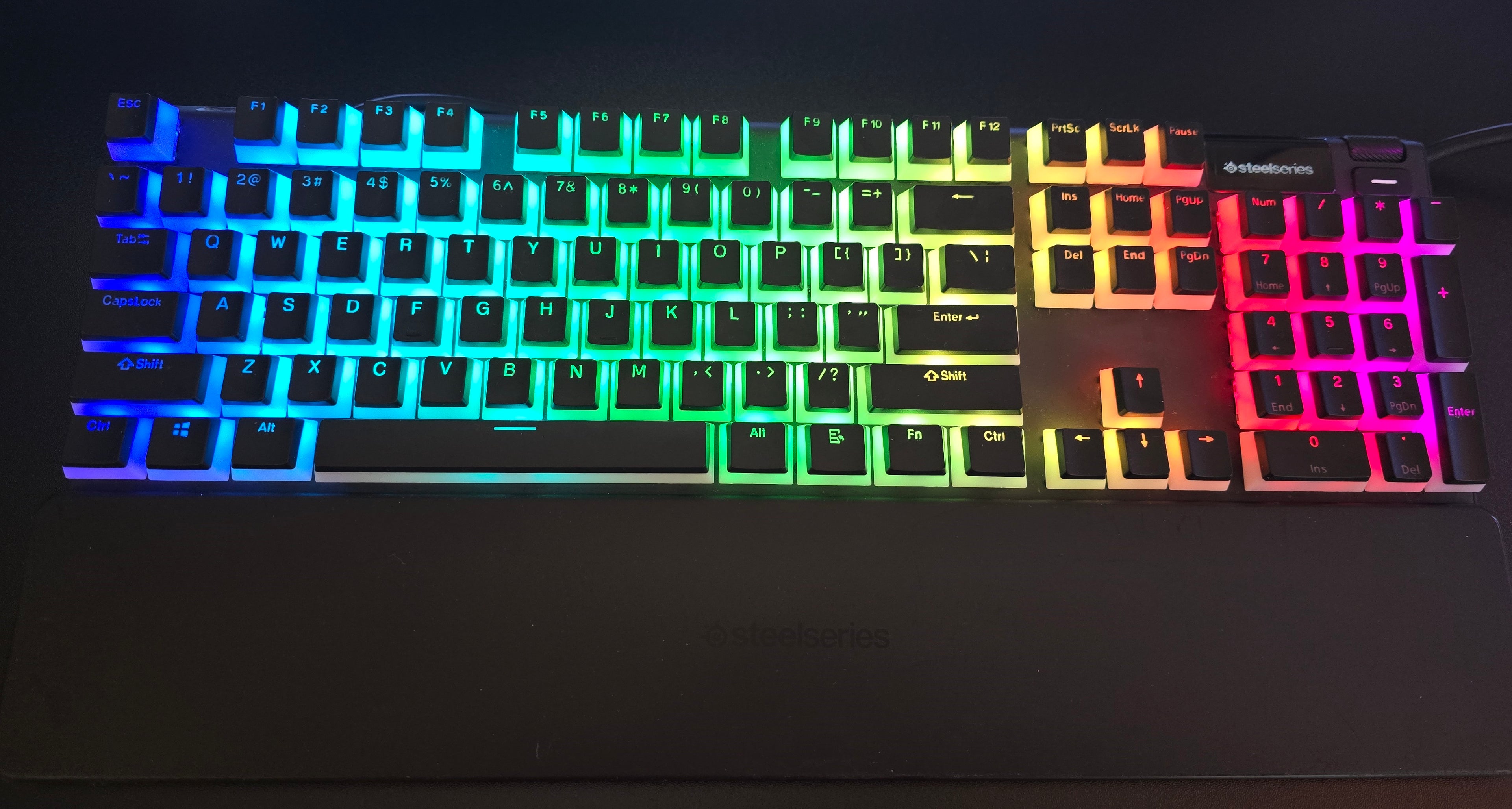 SteelSeries Apex 7 (Juodi Pudding Keycapai)