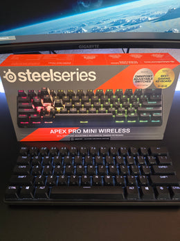 SteelSeries Apex Pro Mini Wireless 1