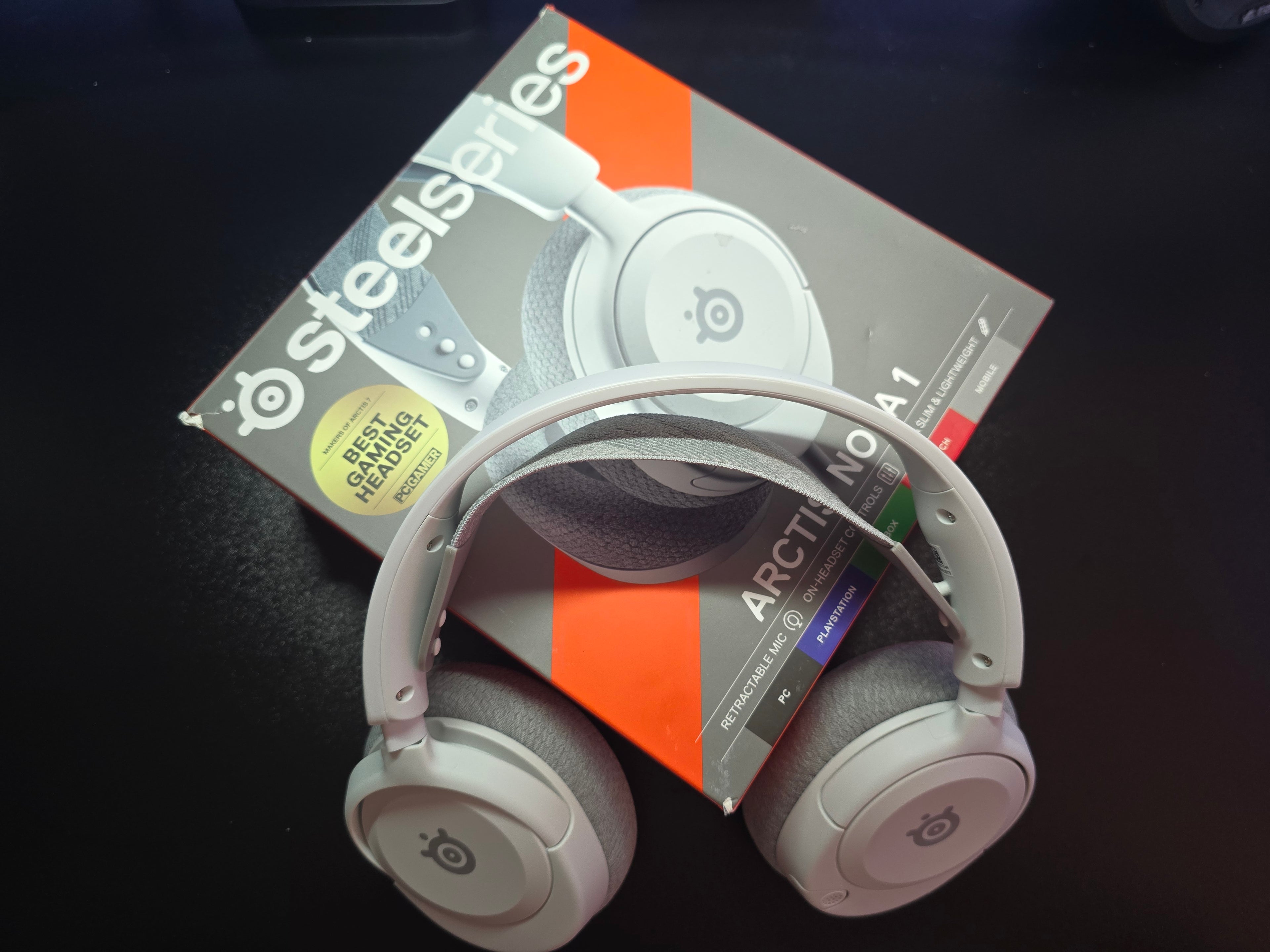 SteelSeries Arctis Nova 1 (Balta)