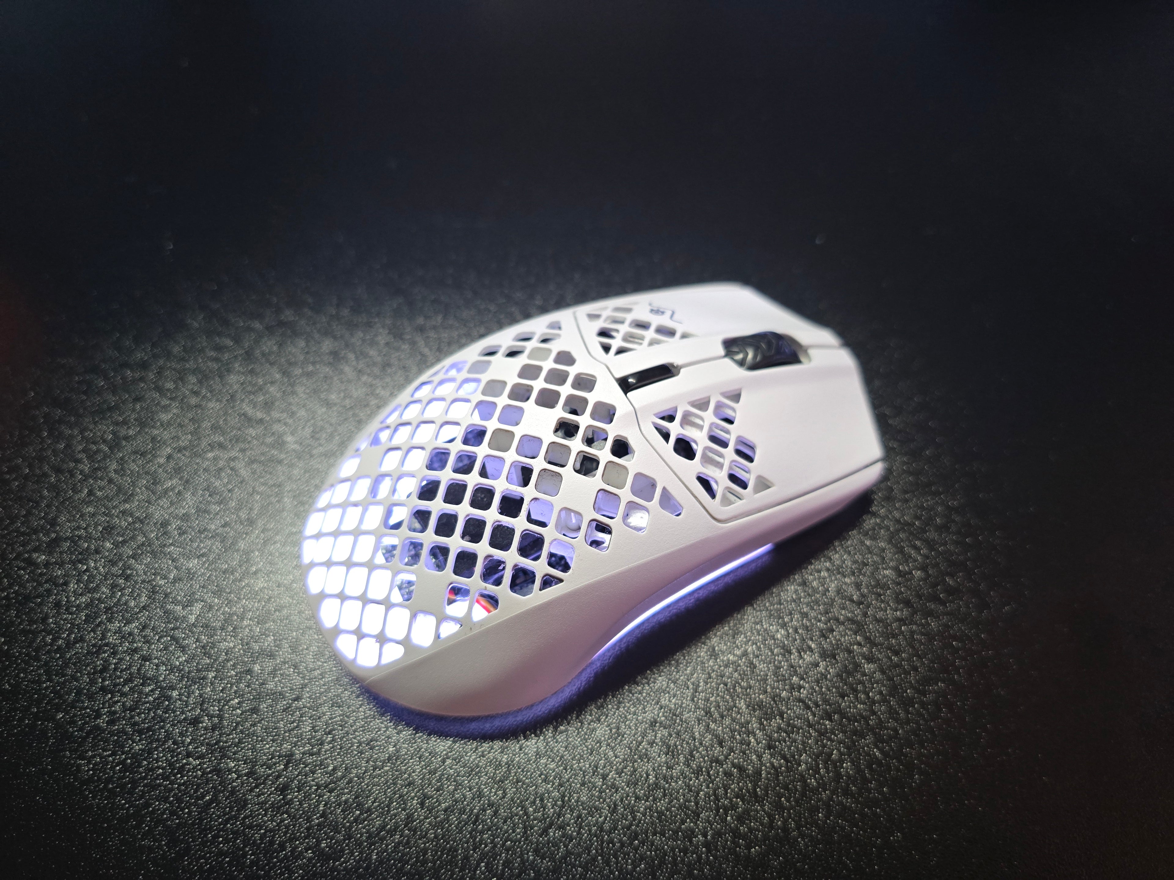SteelSeries Aerox 3 Wireless Snow (Balta)
