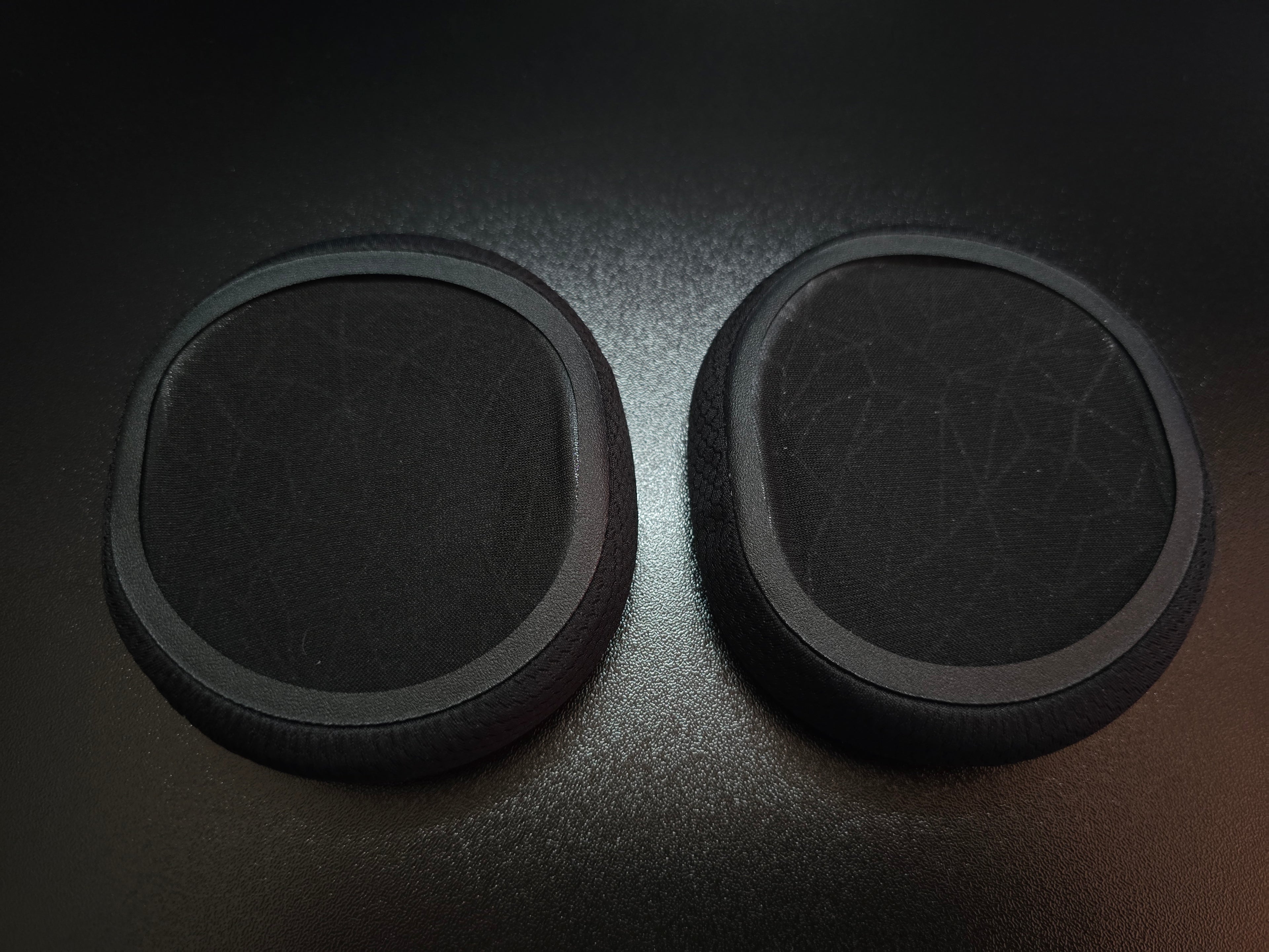 SteelSeries Arctis ausinių pagalvėlės (pora) — juoda/balta