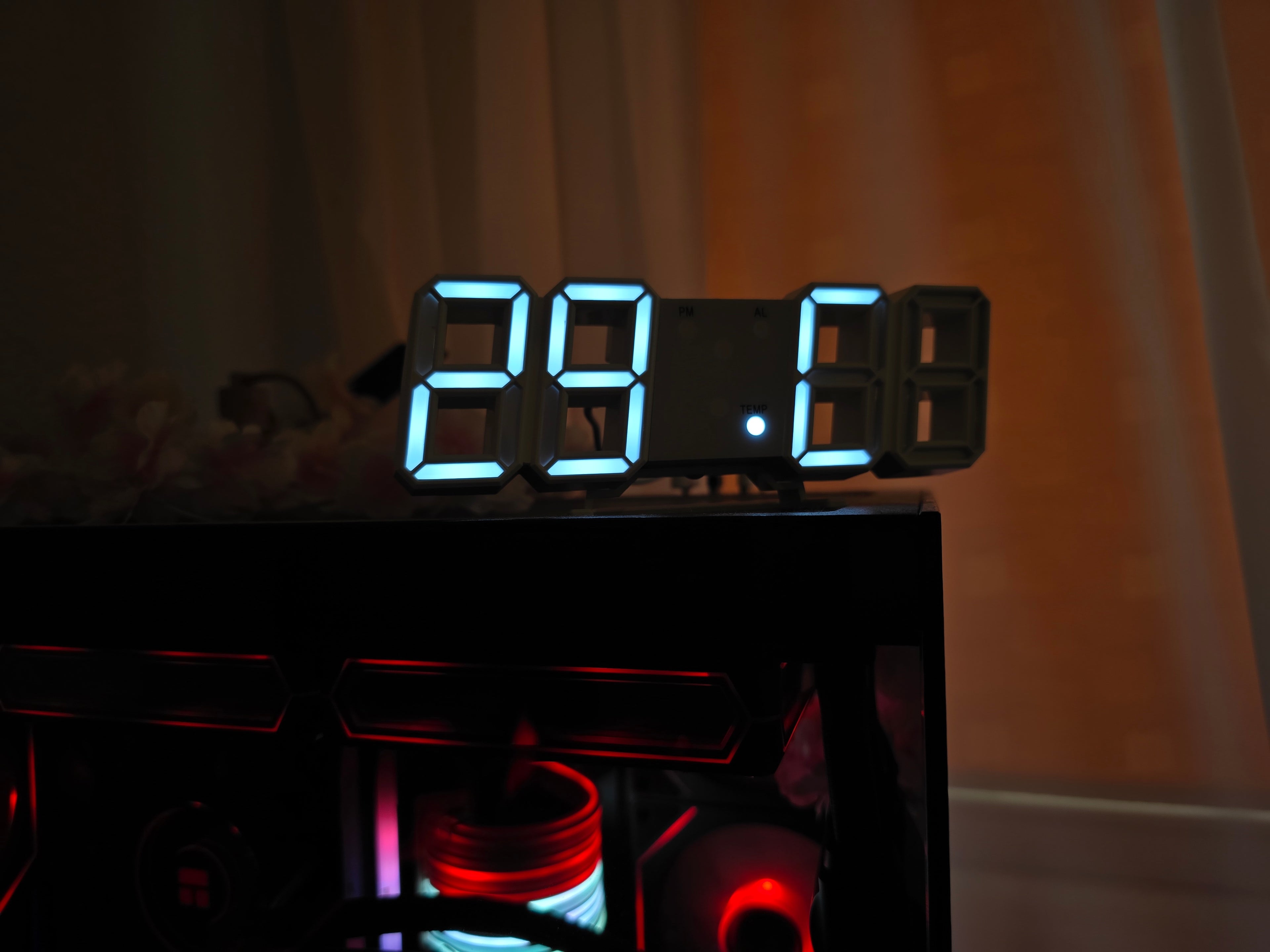 LED Stalinis Laikrodis