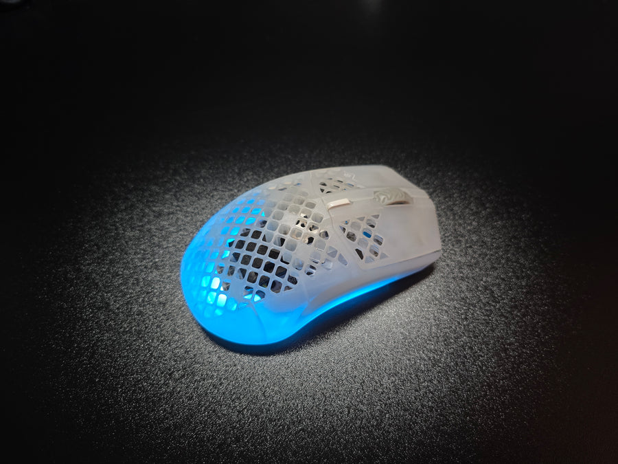 SteelSeries Aerox 3 Wireless Ghost Limited Edition — balta, permatoma
