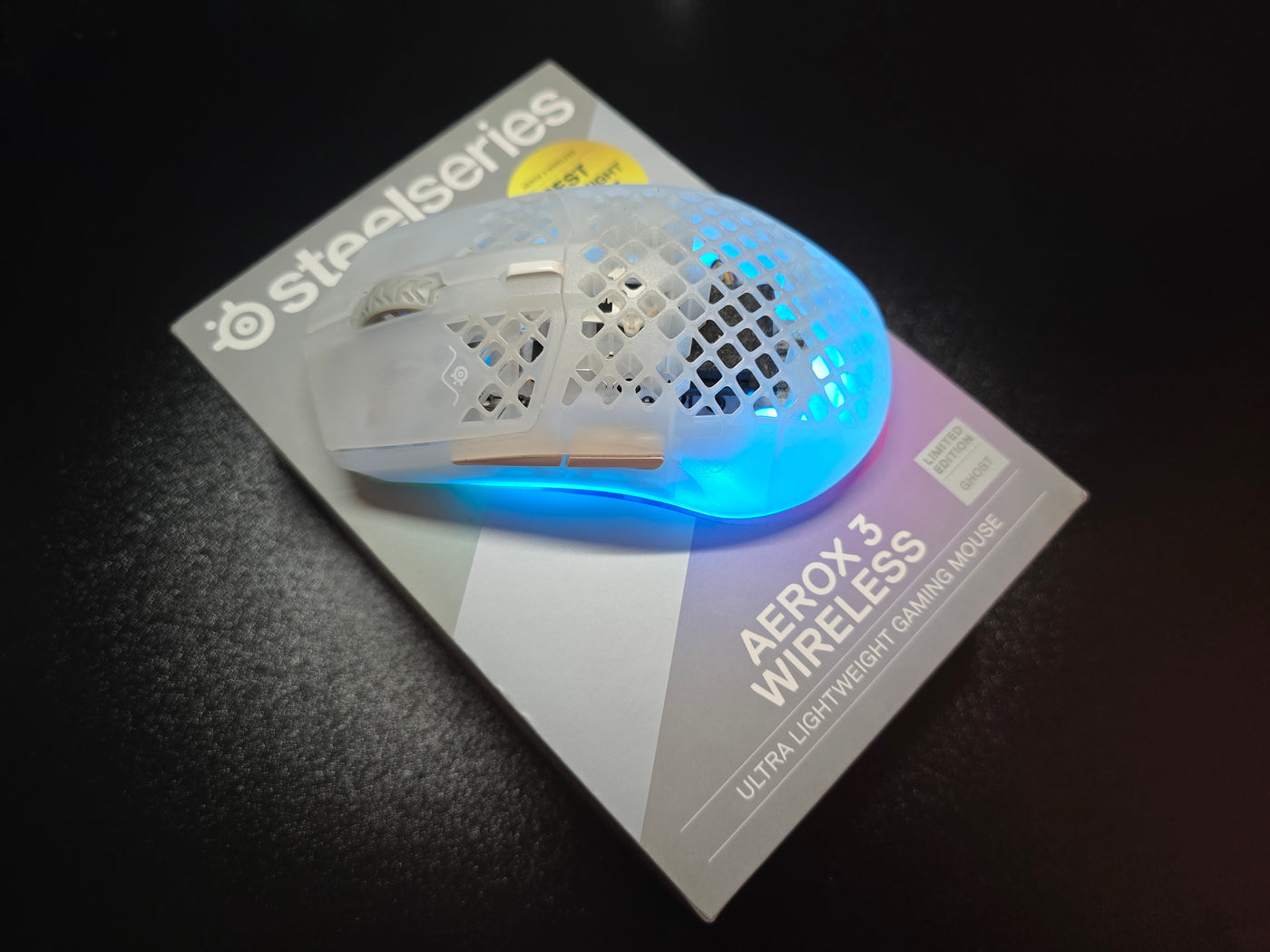 SteelSeries Aerox 3 Wireless Ghost Limited Edition — balta, permatoma