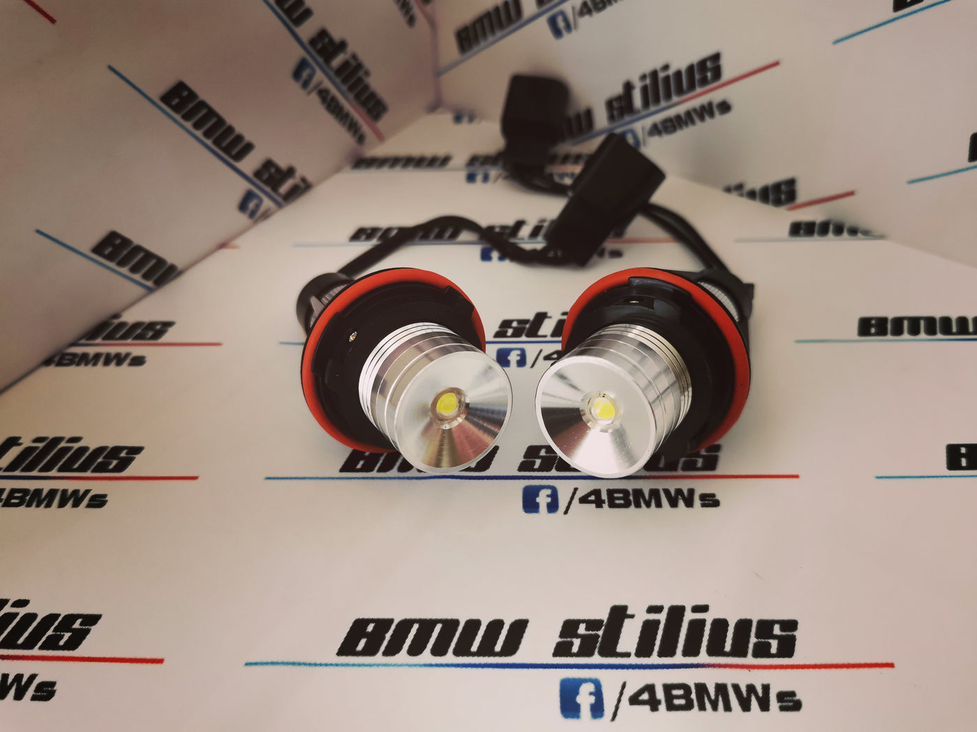 2x10w balti LED markeriai